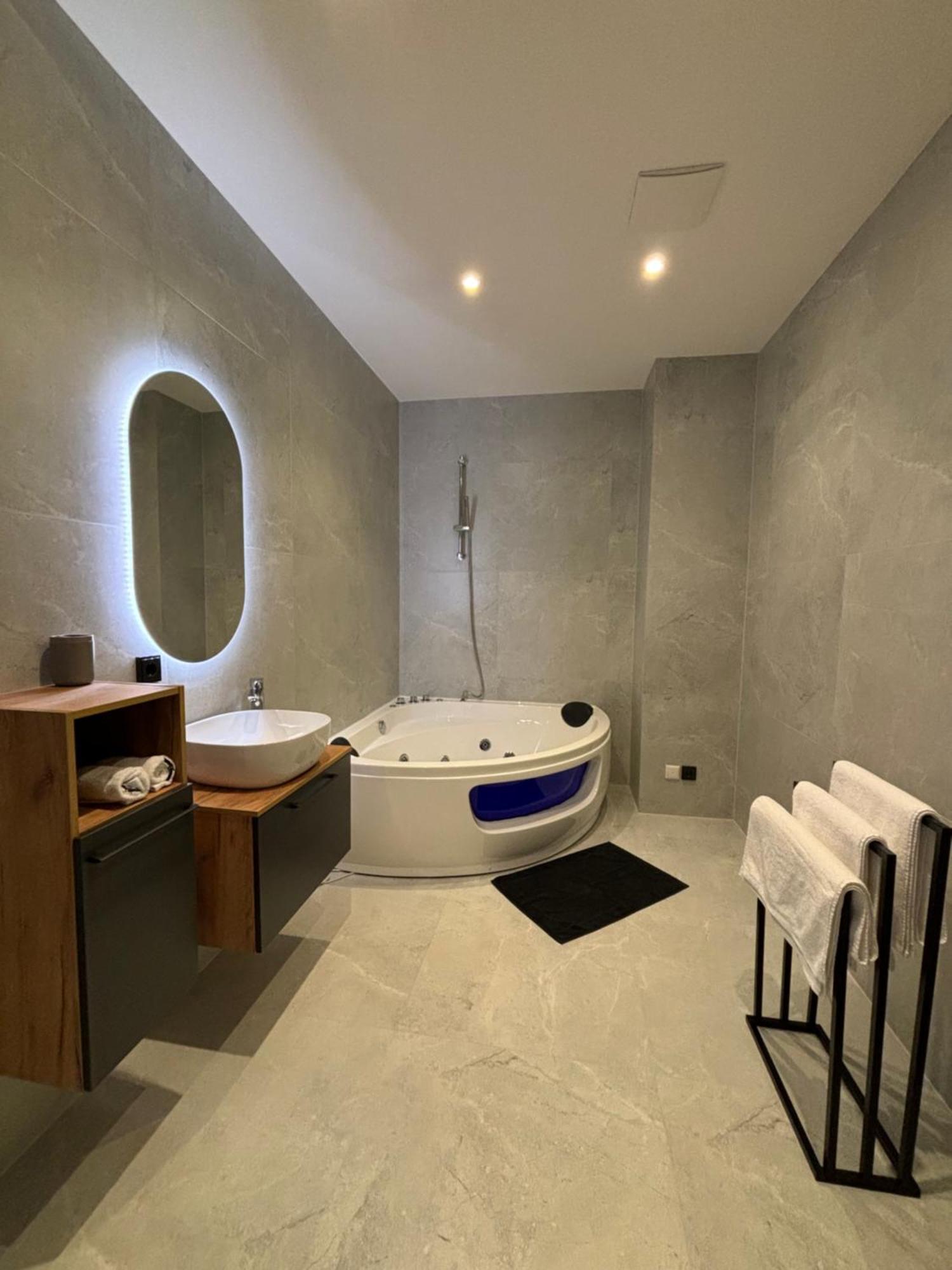 Luxus Apartment Mit Whirlpool In Kiel Buitenkant foto