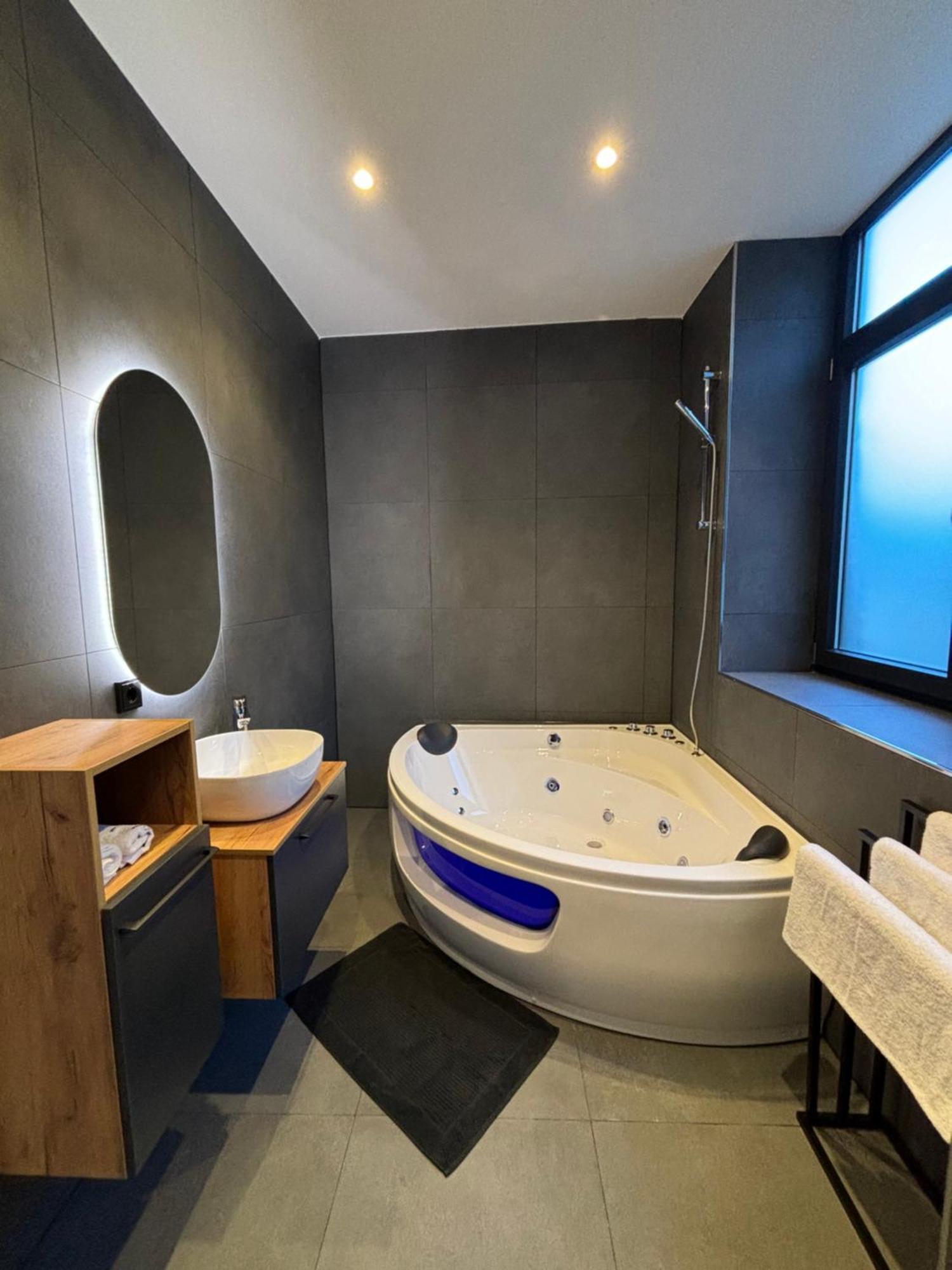 Luxus Apartment Mit Whirlpool In Kiel Buitenkant foto