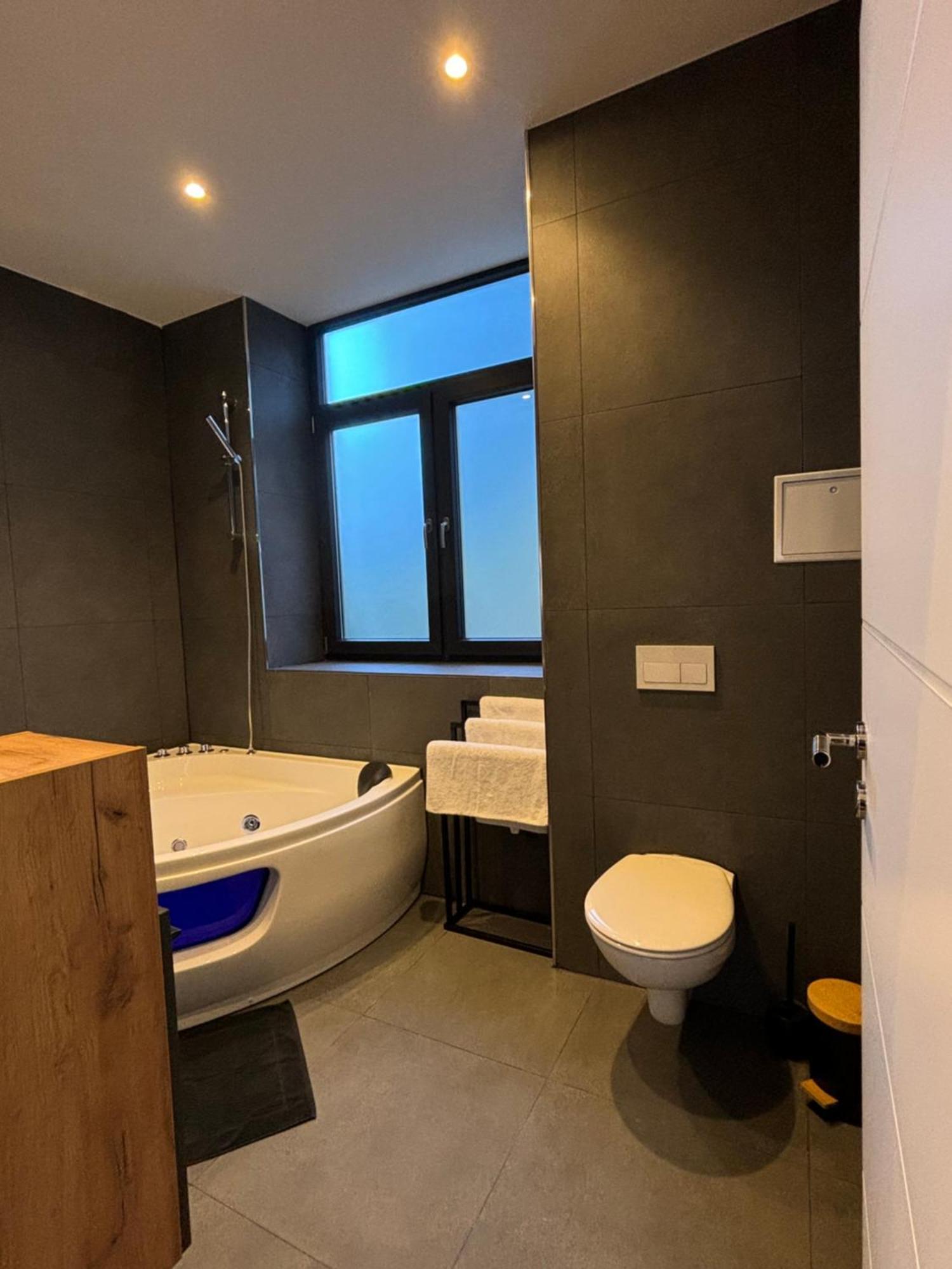 Luxus Apartment Mit Whirlpool In Kiel Buitenkant foto